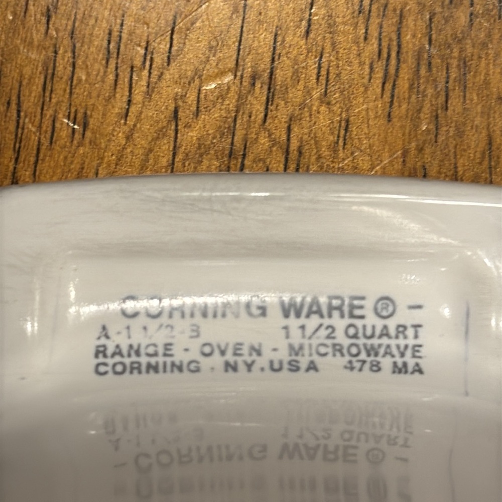 Vtg. 1980s Corning ware Cornflower Blue 1 1/2 quart casserole w/lid - Picture 7 of 8